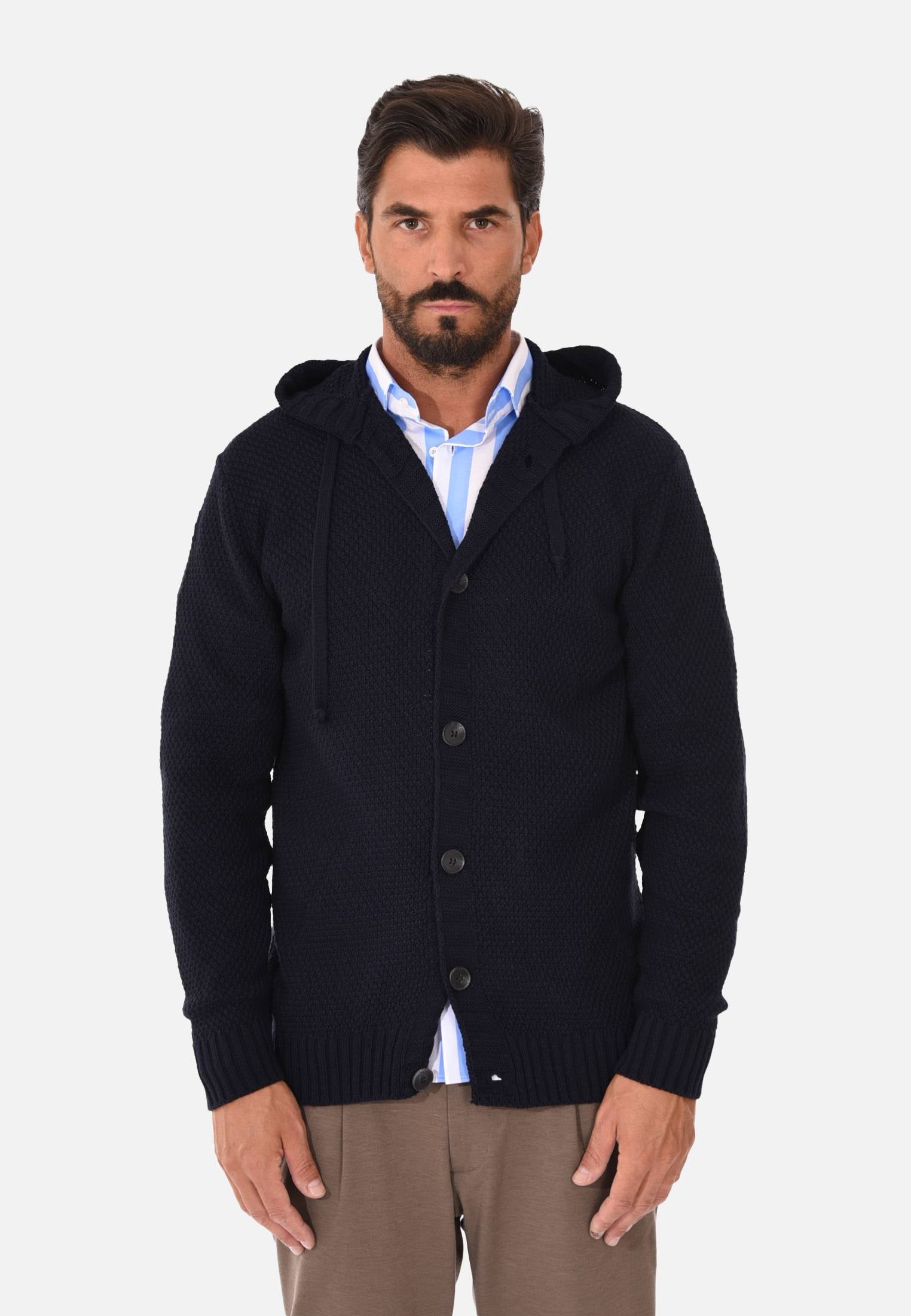 cardigan-uomo-con-cappuccio-848krr-1.jpg